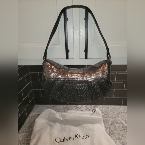 Handbag - Picture 2 of 4